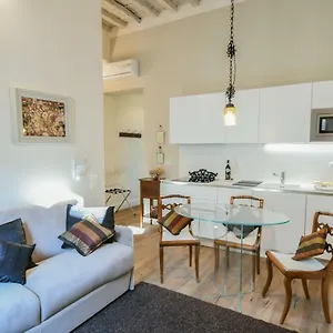 https://oltrarno-sweet-rose.it-tuscanyhotel.com